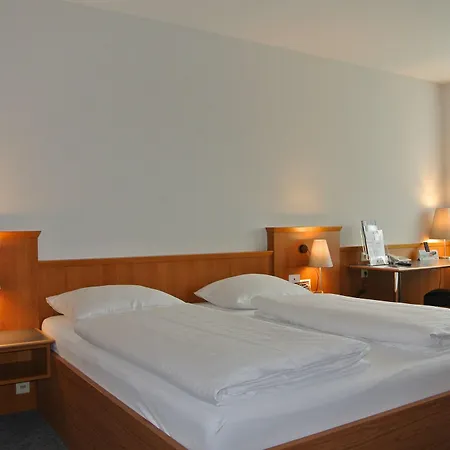 מלון City Hotel Suhl