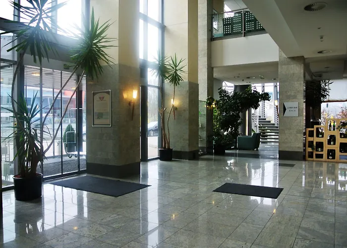 City Hotel Suhl Szálloda